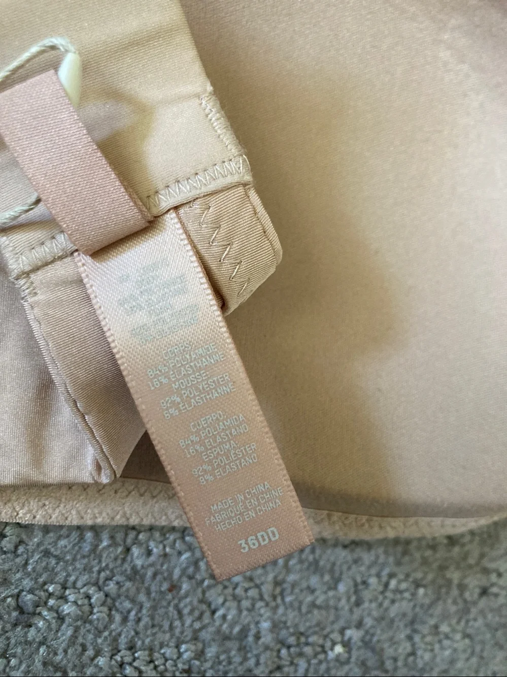 NWT Skims mica wireless bra, 36DD. - Picture 6 of 8